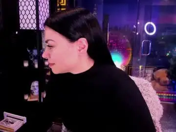 Chaturbate Nude Webcam of alma_pearl