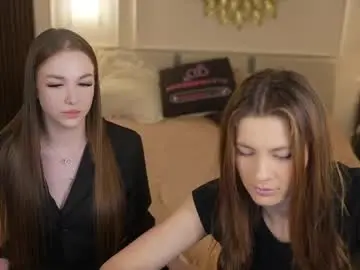 Chaturbate Live Sex Cam of kira0541