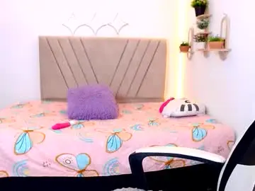 Chaturbate Free Porn Cam of zara_cute18