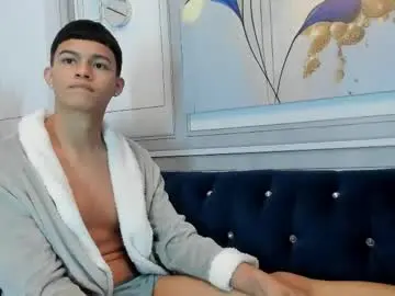 Chaturbate Best live sex cam show of apolo_jonnes