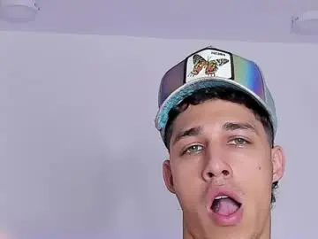Chaturbate Free Porn Cam of orionblaze69_