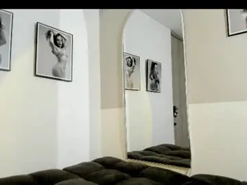 Chaturbate Live Porn of olivia_collisn