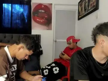 Chaturbate Best live sex cam show of traviscot_master555