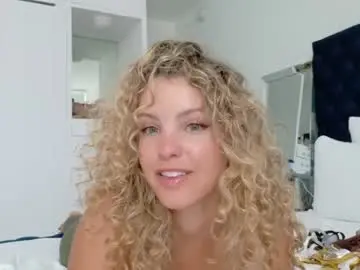 Chaturbate Live Sex Cam of theislandgirl