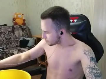 Chaturbate Live Sex Cam of golden_boyyy21