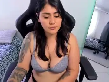 Chaturbate Live Sex Cam of emmax_x