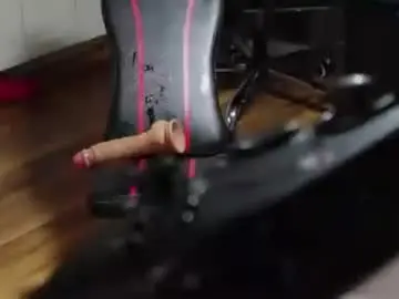 Chaturbate Live Sex Cam of nomad360409998