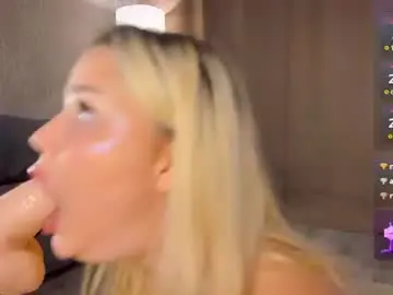 Chaturbate Live Sex Cam of nerdy_freyua