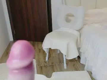Chaturbate Live Sex Cam of strawberry_loveee