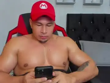 Chaturbate Free Live Porn of tyler_hank1