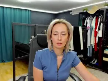 Chaturbate Sex Chat of julia__cherry_