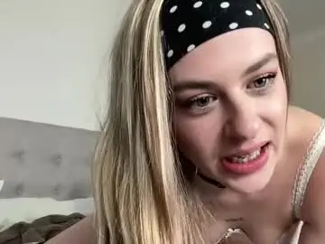 Chaturbate Watch Live Sex Cams of ellajadeexx