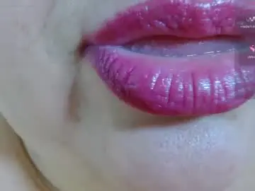 Chaturbate Free Porn Cam of kerly_doll