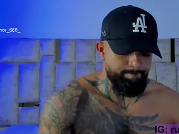 Chaturbate Live Sex Cam of connor_666
