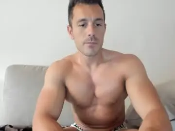 Chaturbate Free Live Porn of roberto4ever