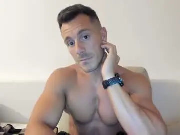 Chaturbate Free Live Porn of roberto4ever