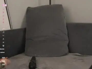 Chaturbate Live Porn of jennyplaudis_