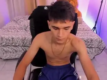 Chaturbate Sex Cam of aron_boyy