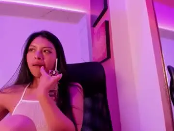 Chaturbate Free Porn Cam of chloemartini_