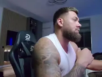 Chaturbate Live Sex Cam of enrikoblue