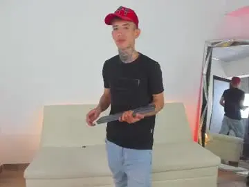 Chaturbate Live Sex of darwin_stark