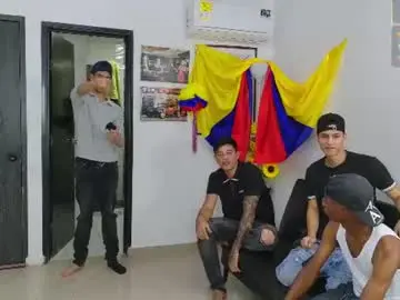Chaturbate Watch Live Sex Cams of voyeurism_guys