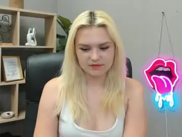 Chaturbate Live Sex Cam of lilysweetxo