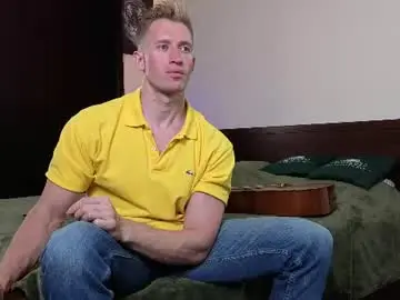 Chaturbate Live Sex Cam of marc105100