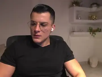 Chaturbate Live Sex Cam of maximohoot