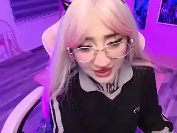 Chaturbate Live Sex Cam of miwaviolet