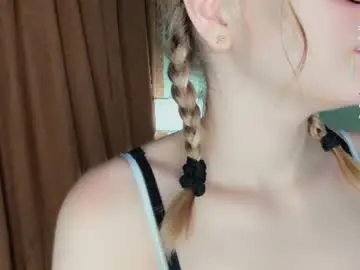Chaturbate Live Sex Cam of blondensinful