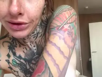 Chaturbate Live Porn of tattooedlucy_