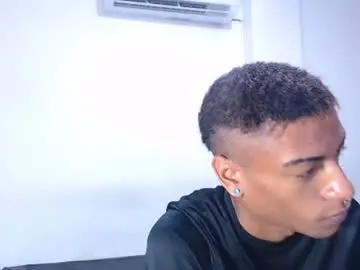 Chaturbate Live Sex Cam of derek_stone69