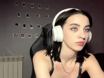 Chaturbate Live Sex Cam of elinorashfield