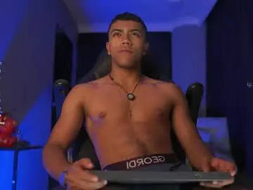 Chaturbate Live Porn of colstorw_