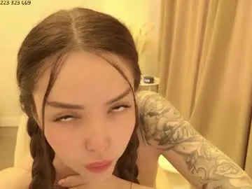 Chaturbate Live Sex Cam of didiactive