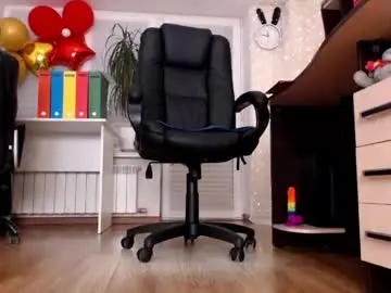 Chaturbate Live Porn of hottdoll611