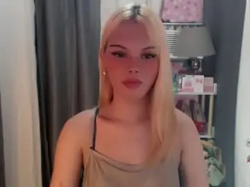 Chaturbate Live Sex Cam of yourlovekylie