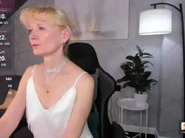 Chaturbate Sex Cam of julie_lucasss