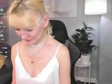 Chaturbate Best live sex cam show of julie_lucasss