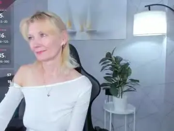 Chaturbate Sex Cam of julie_lucasss