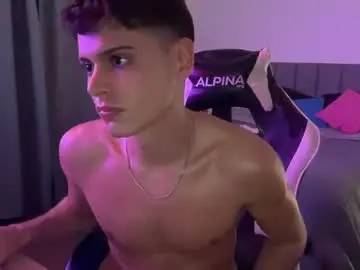 Chaturbate Live Sex Cam of thomassex0