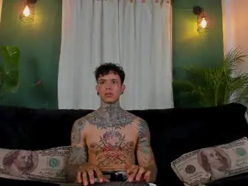 Chaturbate Free Porn Cam of aron_ford