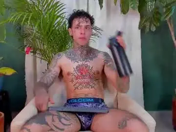 Chaturbate Adult Webcams of aron_ford
