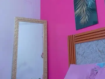Chaturbate Free Porn Cam of littlee_emilyy_