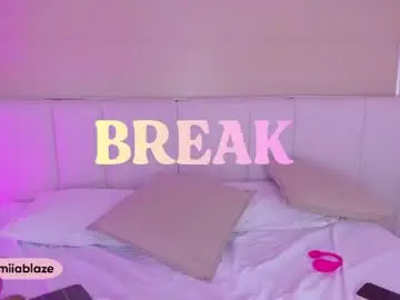 Chaturbate Live Sex Cam of miia_blaze