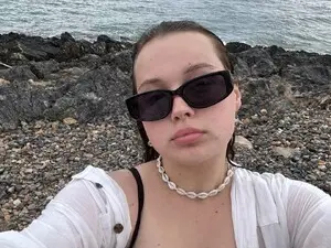 Myfreecams Sex Cam of Cut1e_cutie1