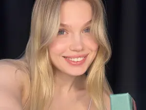 Myfreecams Adult Video Chat of Effie_Cute