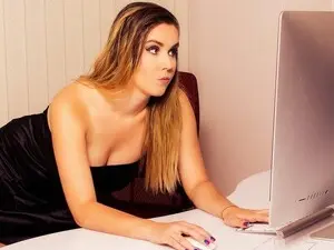 Myfreecams Sex Chat of SophiestiqueM