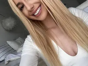 Myfreecams Free Live Porn of BelleBlondy